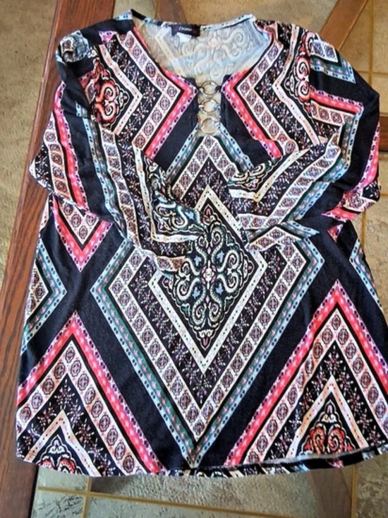 Coomo Tops - Coomo Geometric Print Blouse in Black & Pink Size Medium